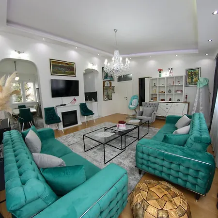 Emerald Elegant *